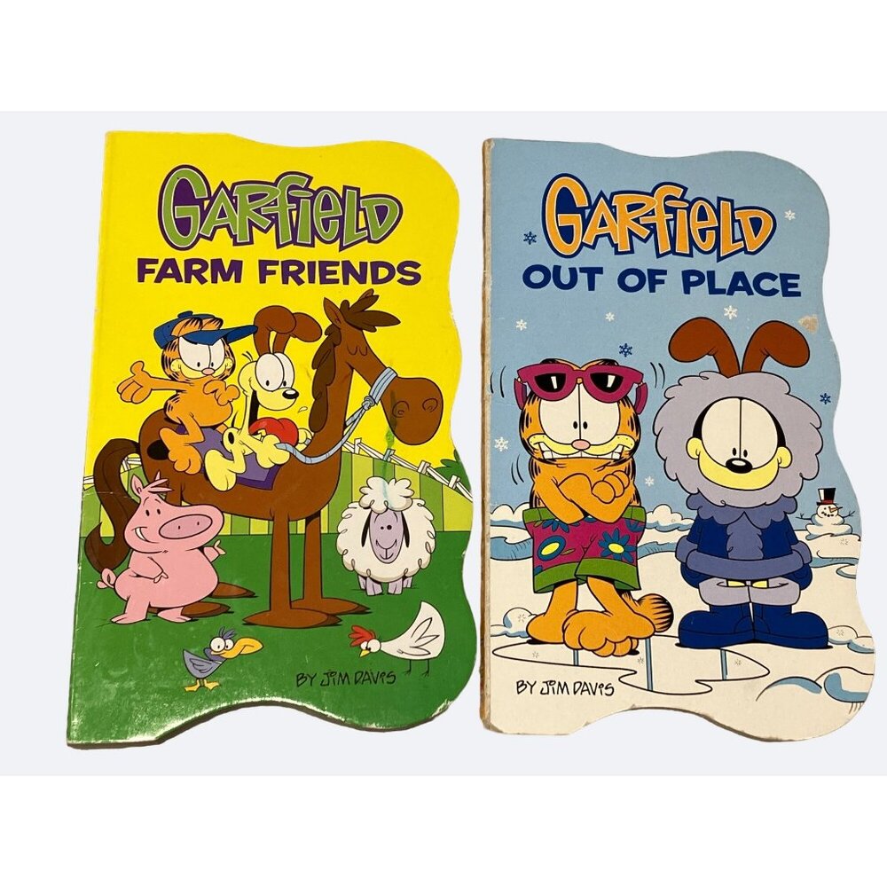 Garfield books Lot of 2   Farm Friends and Out of Place